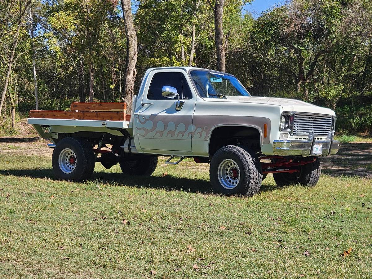 Chevrolet-K20-1977-white-1609