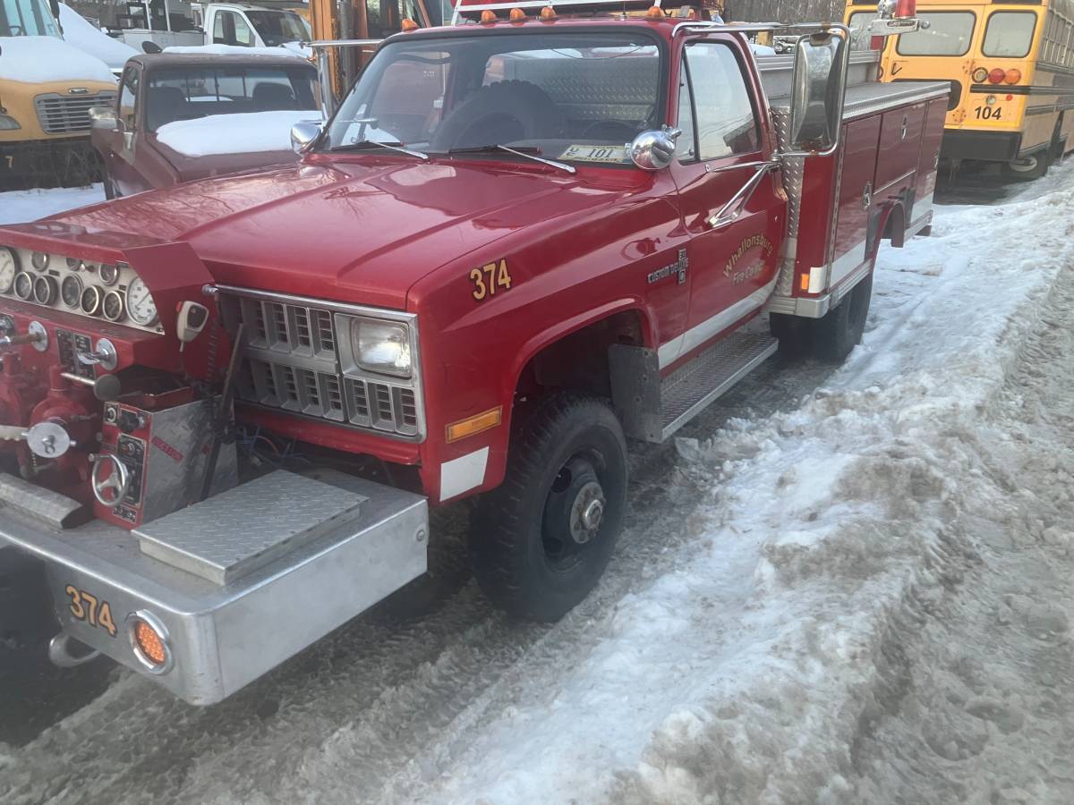 Chevrolet-K30-1982-red-21250-5