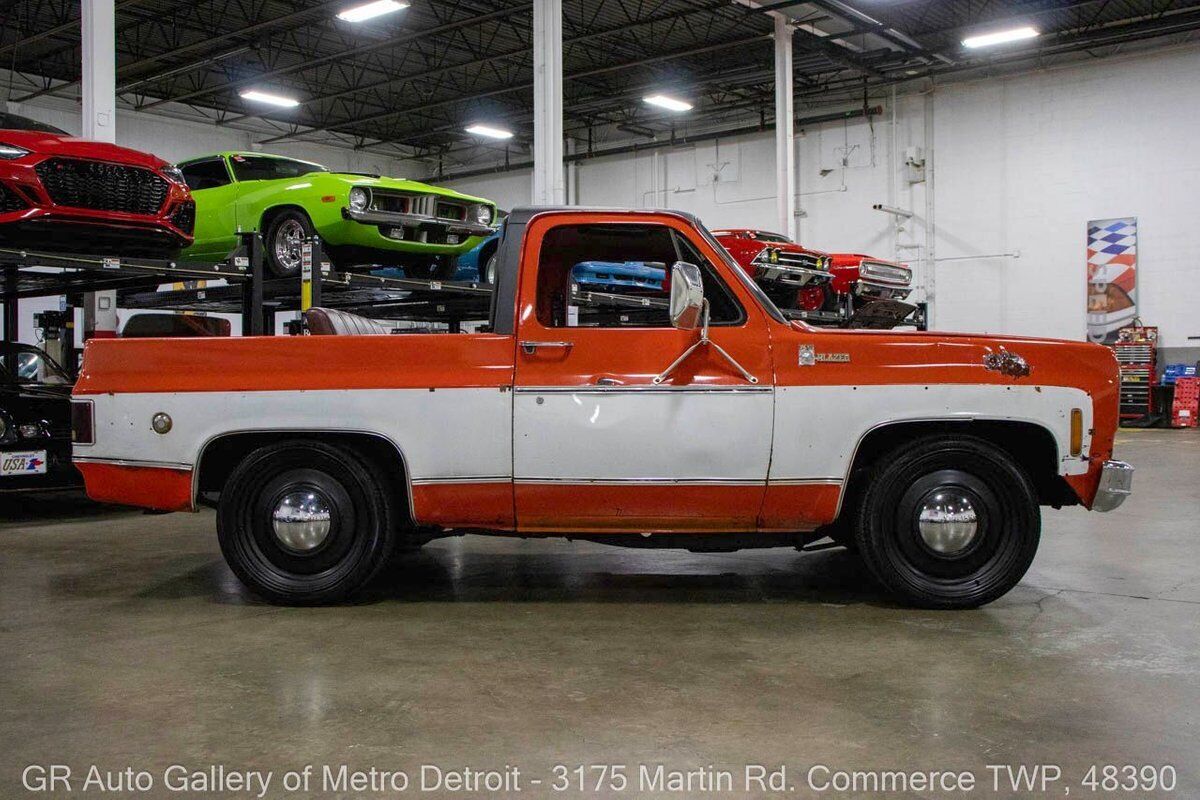 Chevrolet-K5-Blazer-1977-Orange-Brown-0-8