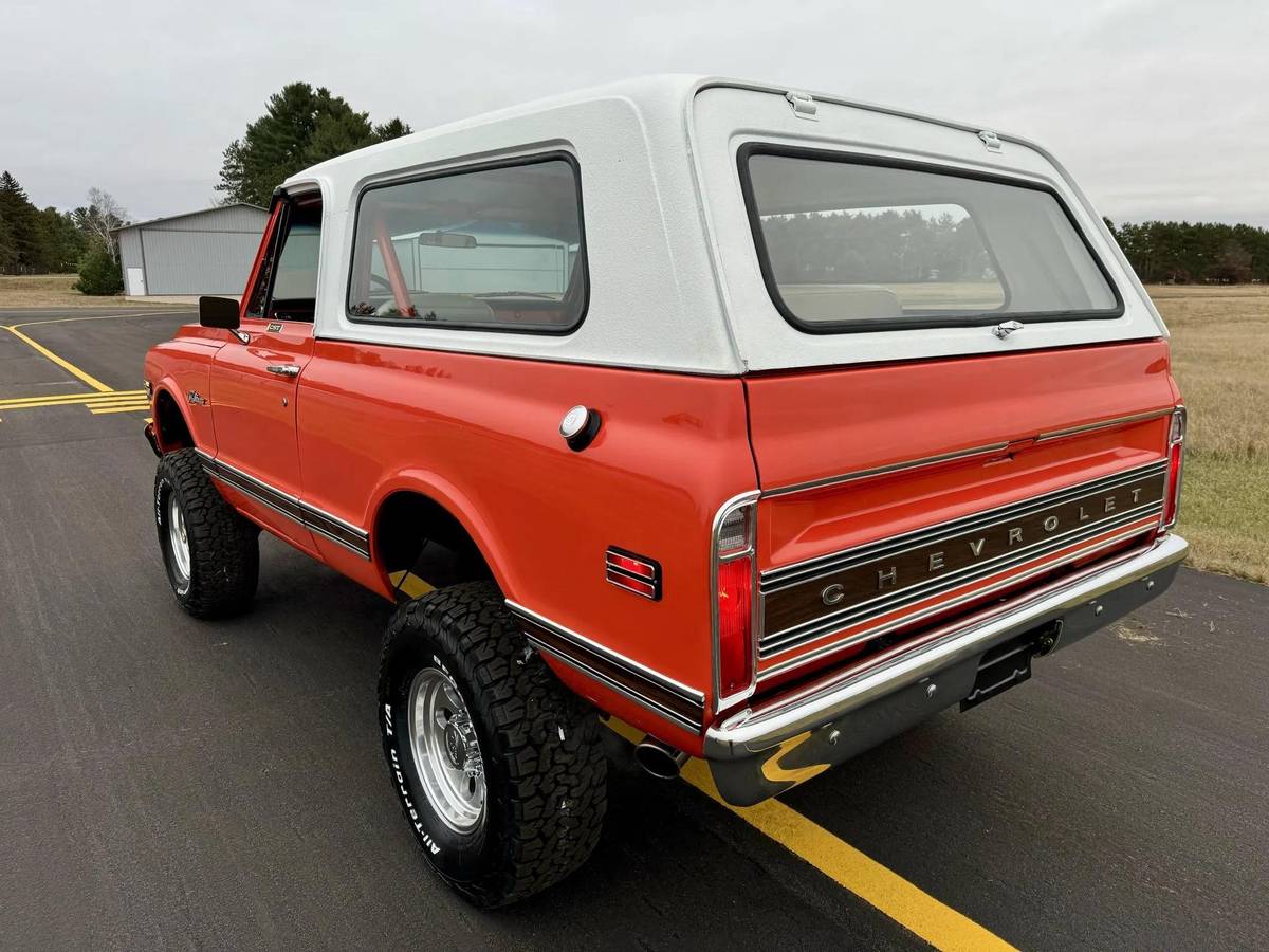 Chevrolet-K5-blazer-1972-64374-1