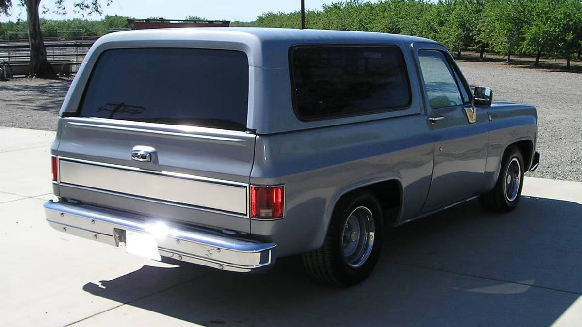 Chevrolet-K5-blazer-1977-silver-156106-5