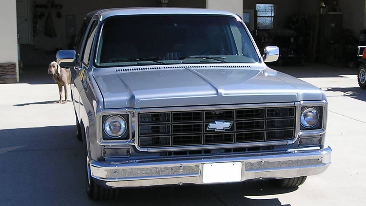 Chevrolet-K5-blazer-1977-silver-156106