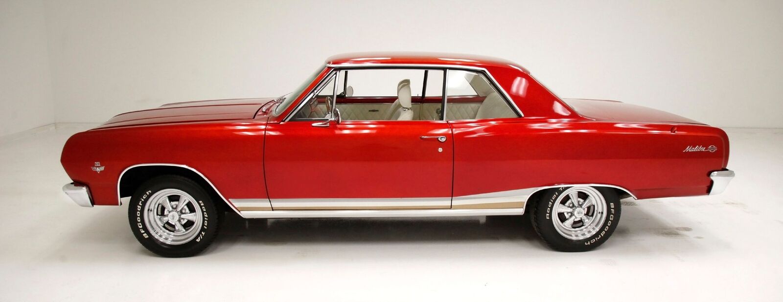 Chevrolet-Malibu-1965-Red-White-156230-1