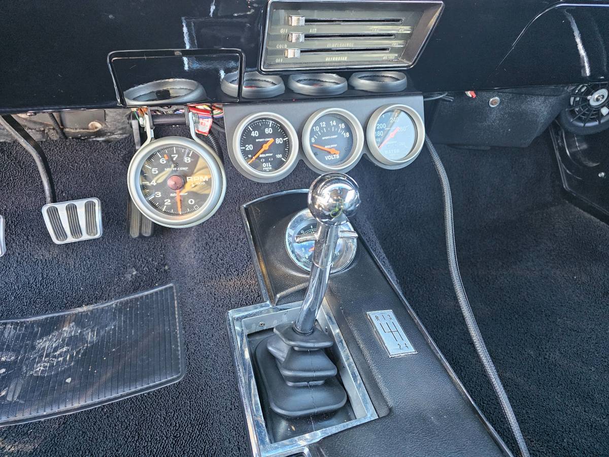 Chevrolet-Malibu-1966-115411-6