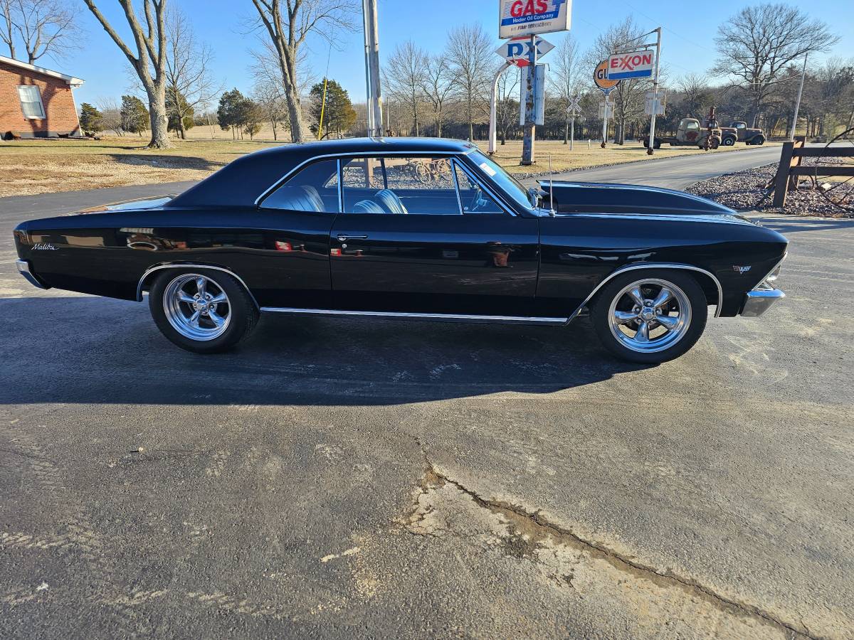 Chevrolet-Malibu-1966-115411