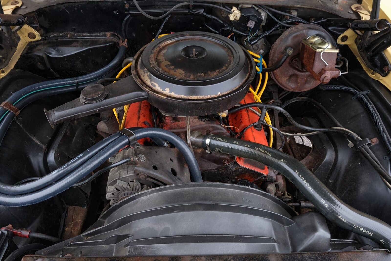 Chevrolet-Malibu-1972-Yellow-Black-158454-10