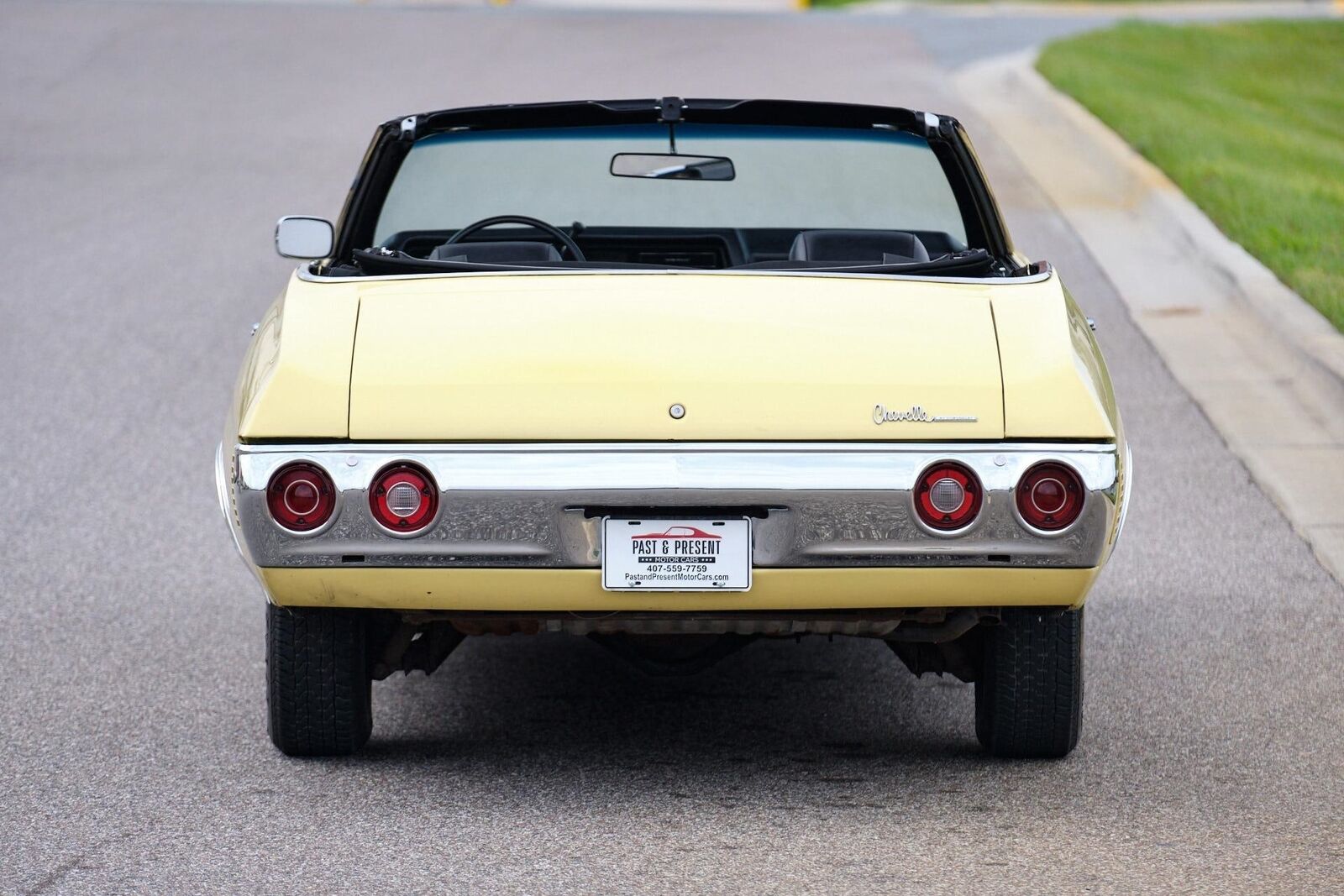 Chevrolet-Malibu-1972-Yellow-Black-158454-4