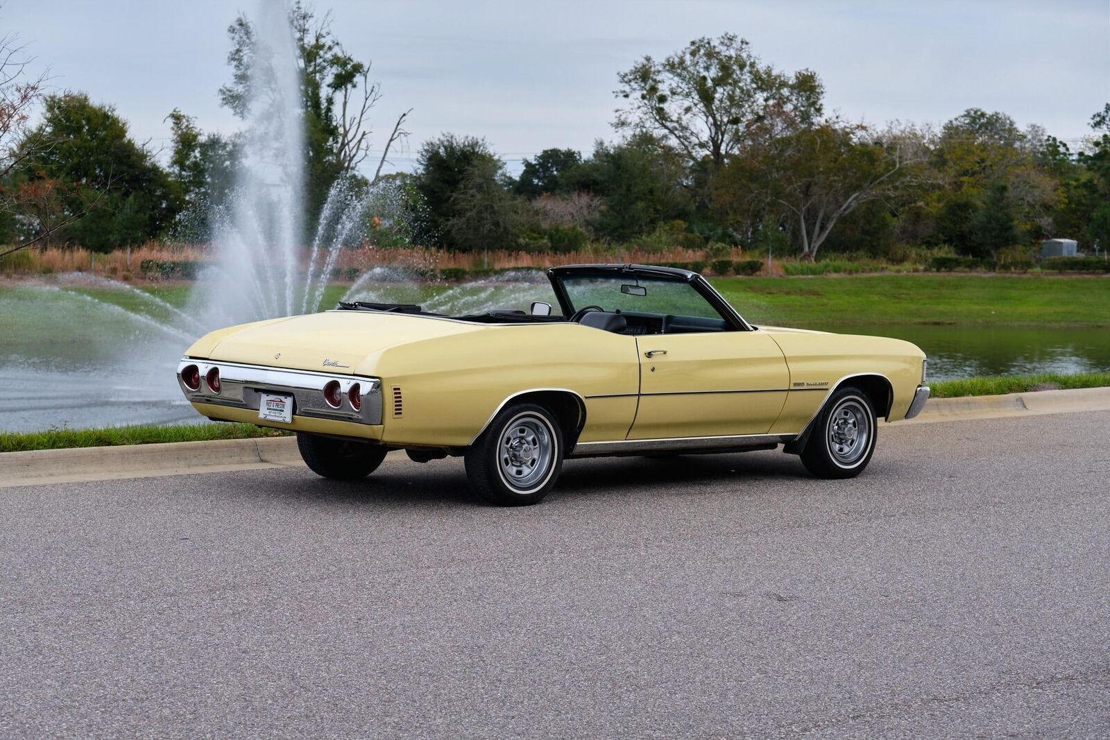 Chevrolet-Malibu-1972-Yellow-Black-158454-5