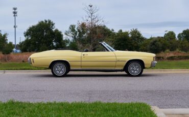 Chevrolet-Malibu-1972-Yellow-Black-158454-6