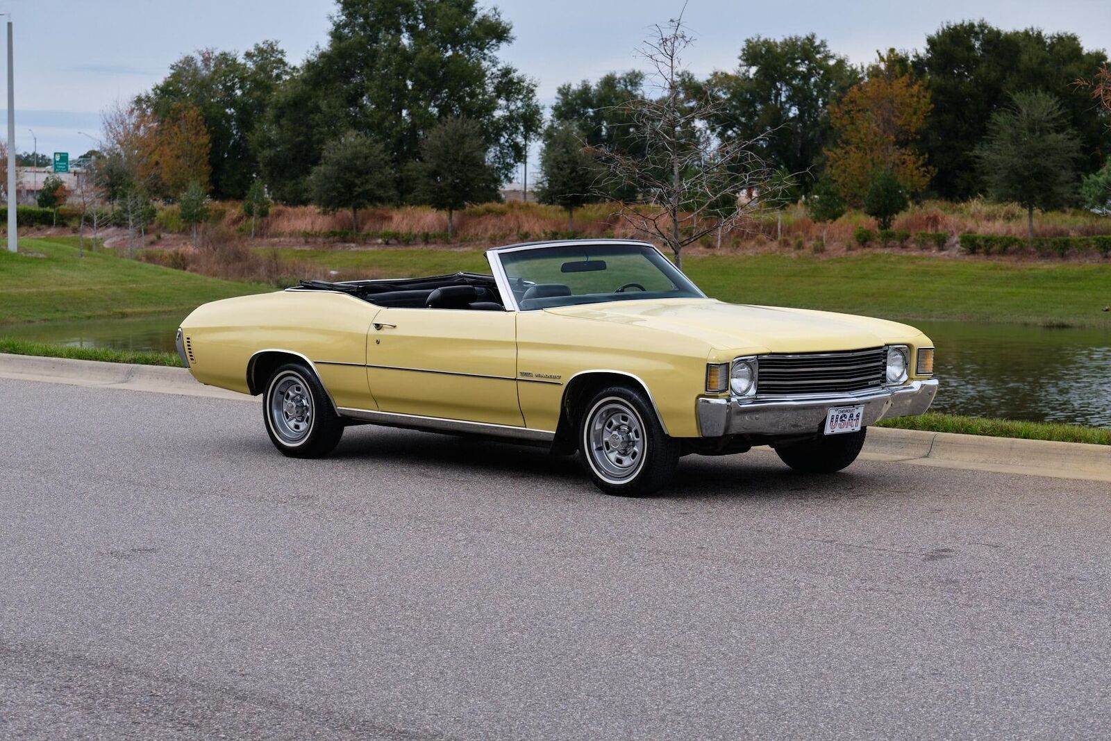 Chevrolet-Malibu-1972-Yellow-Black-158454-8