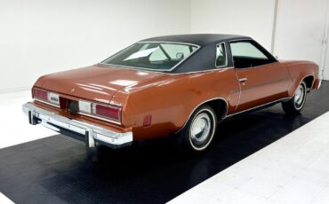 Chevrolet-Malibu-1975-Orange-Black-48947-4