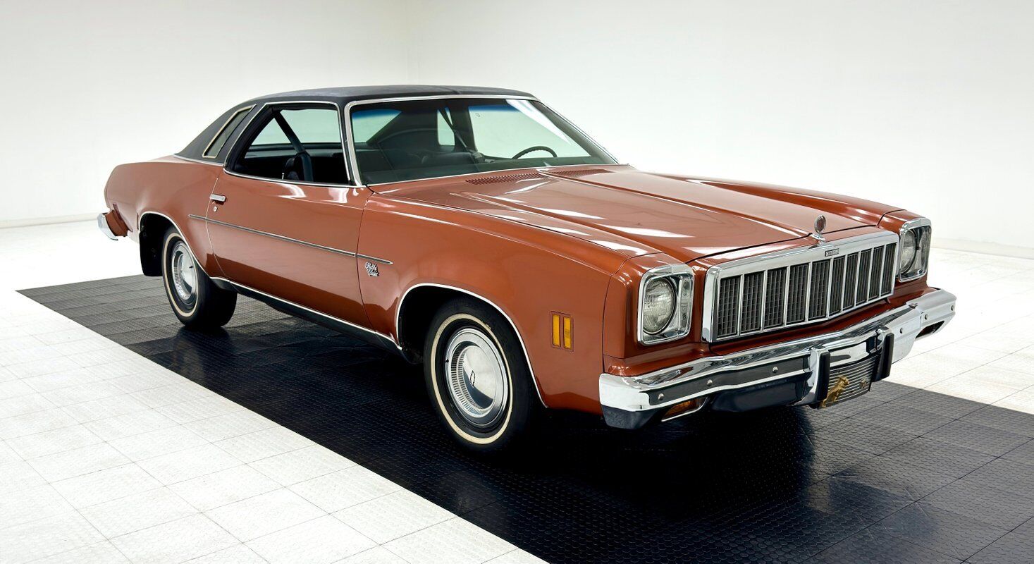 Chevrolet-Malibu-1975-Orange-Black-48947-6