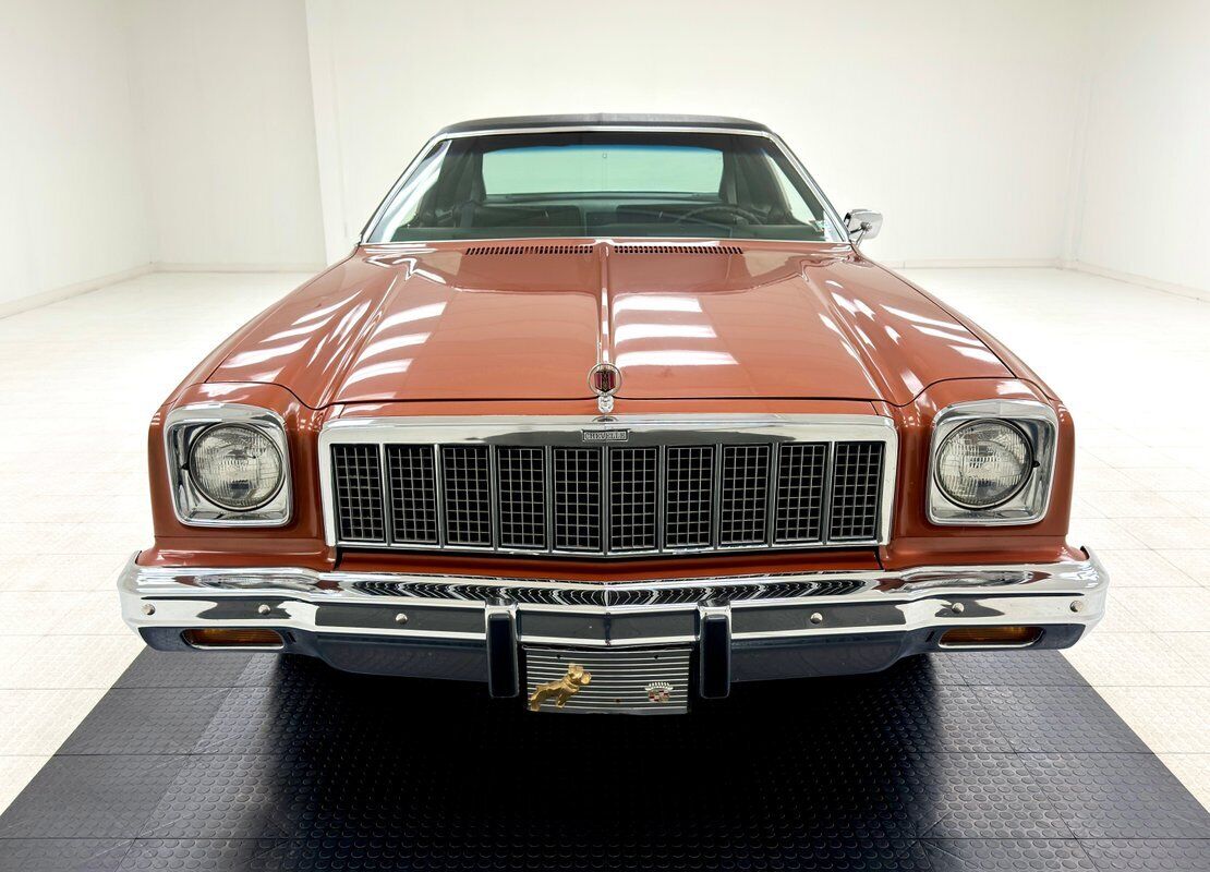 Chevrolet-Malibu-1975-Orange-Black-48947-7