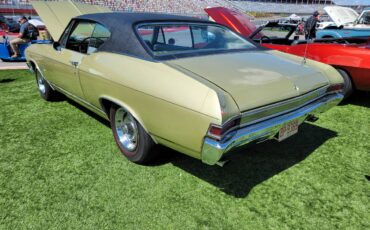 Chevrolet-Malibu-classic-1968-red-198-21