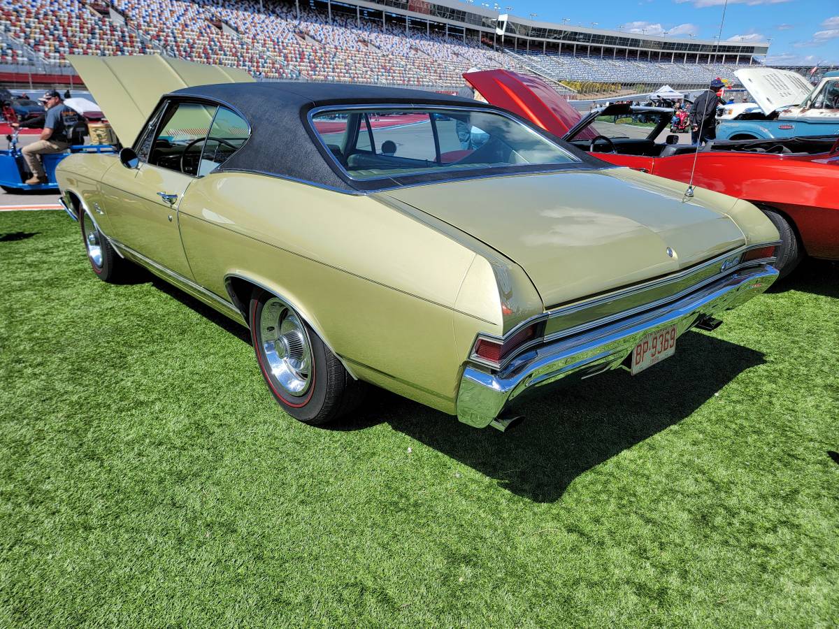 Chevrolet-Malibu-classic-1968-red-198-21