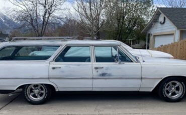 Chevrolet-Malibu-wagon-1965-white-12875-2