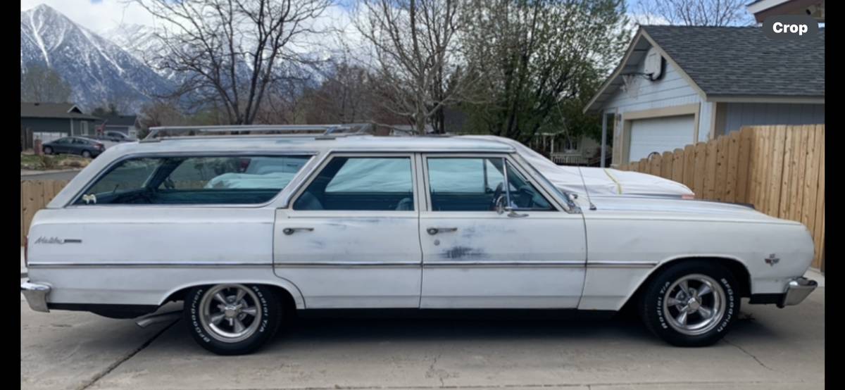 Chevrolet-Malibu-wagon-1965-white-12875-2