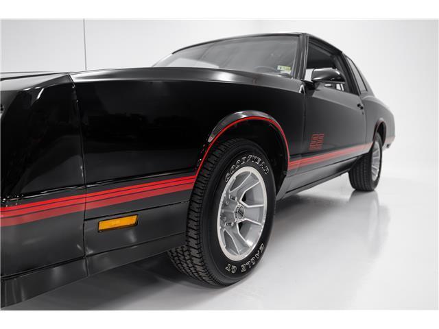 Chevrolet-Monte-Carlo-1987-Black-Gray-8436-11