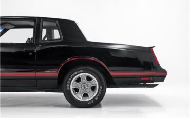 Chevrolet-Monte-Carlo-1987-Black-Gray-8436-20