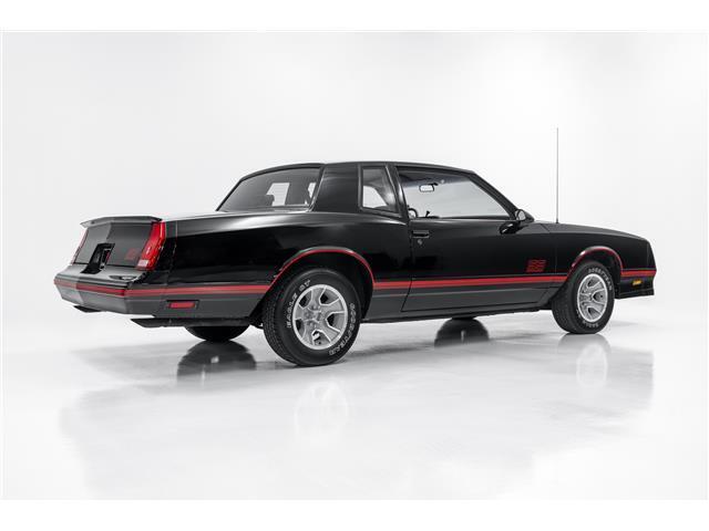 Chevrolet-Monte-Carlo-1987-Black-Gray-8436-38