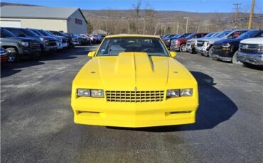 Chevrolet-Monte-Carlo-1987-Yellow-Gray-160094-1