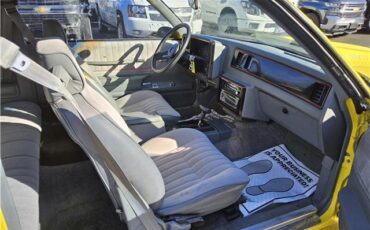 Chevrolet-Monte-Carlo-1987-Yellow-Gray-160094-12