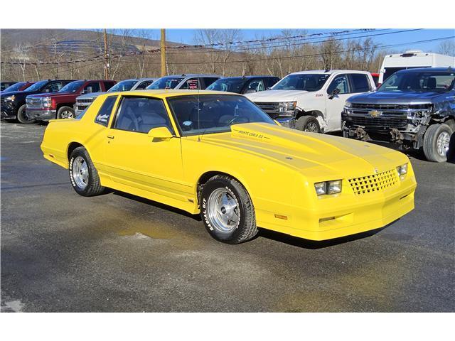 Chevrolet-Monte-Carlo-1987-Yellow-Gray-160094-2