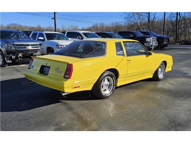 Chevrolet-Monte-Carlo-1987-Yellow-Gray-160094-4