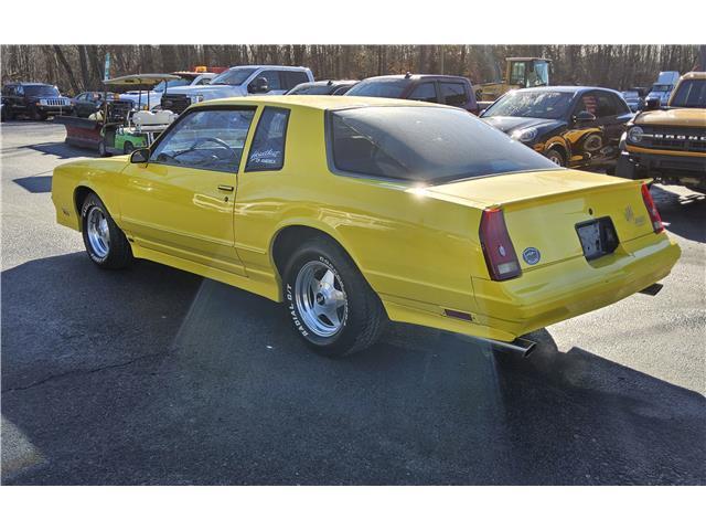 Chevrolet-Monte-Carlo-1987-Yellow-Gray-160094-6