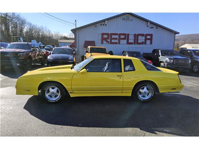 Chevrolet-Monte-Carlo-1987-Yellow-Gray-160094-7