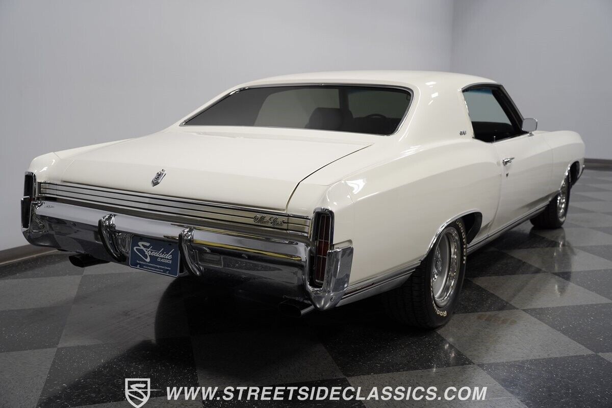 Chevrolet-Monte-Carlo-Coupe-1972-White-Black-87226-10