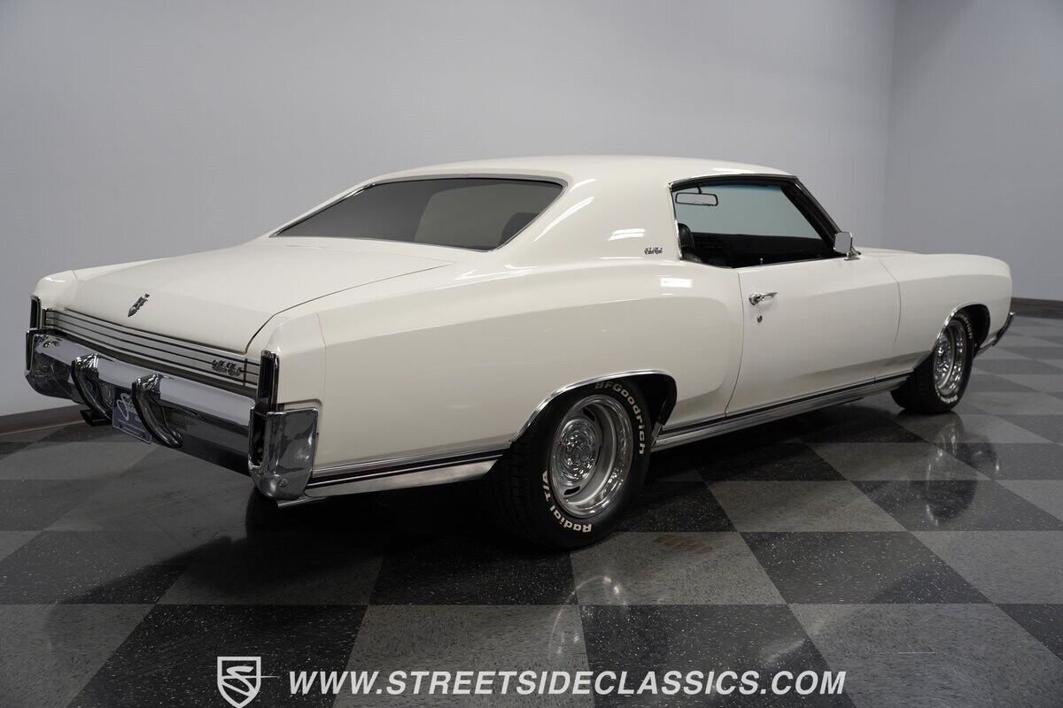 Chevrolet-Monte-Carlo-Coupe-1972-White-Black-87226-11