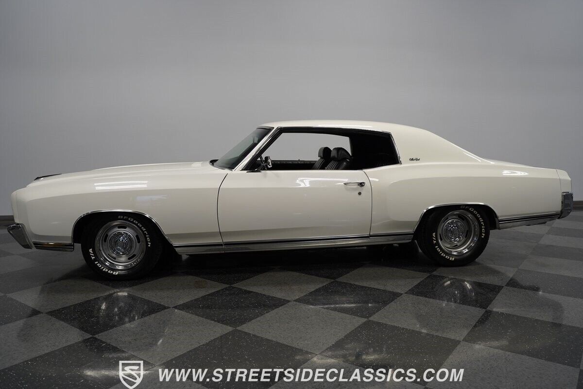 Chevrolet-Monte-Carlo-Coupe-1972-White-Black-87226-2