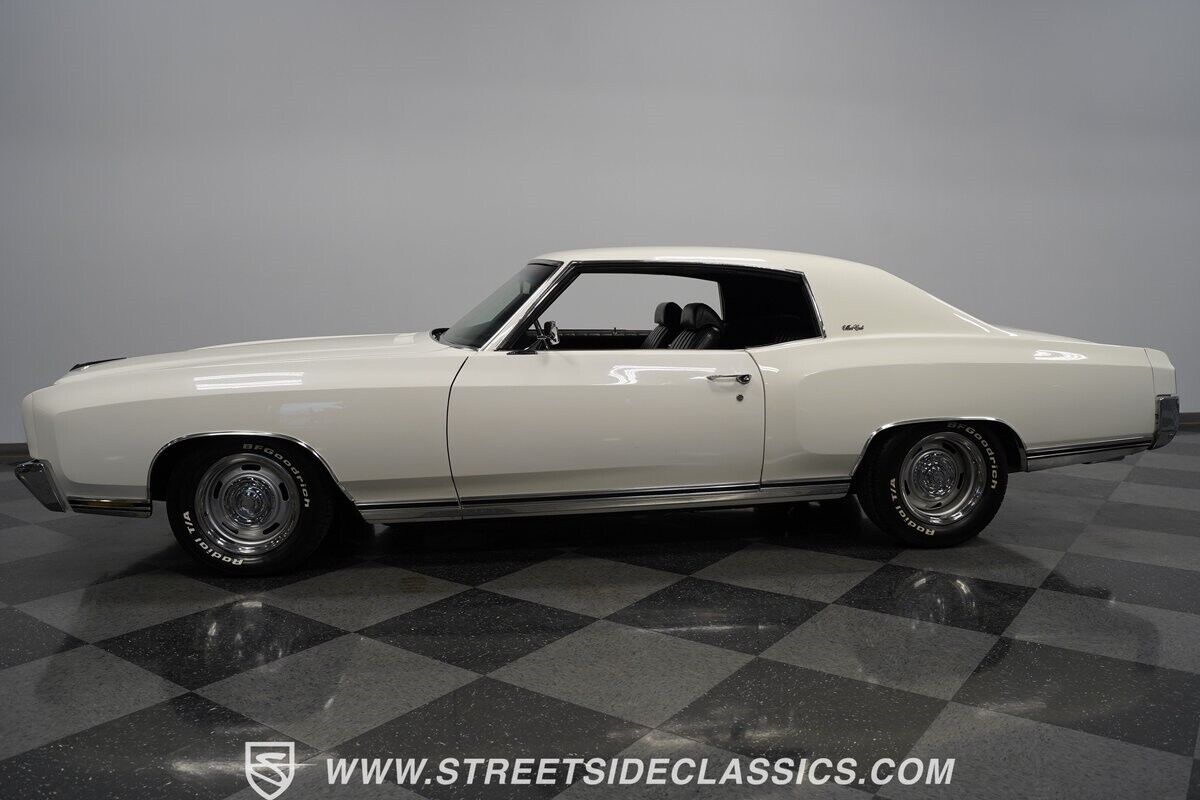 Chevrolet-Monte-Carlo-Coupe-1972-White-Black-87226-6