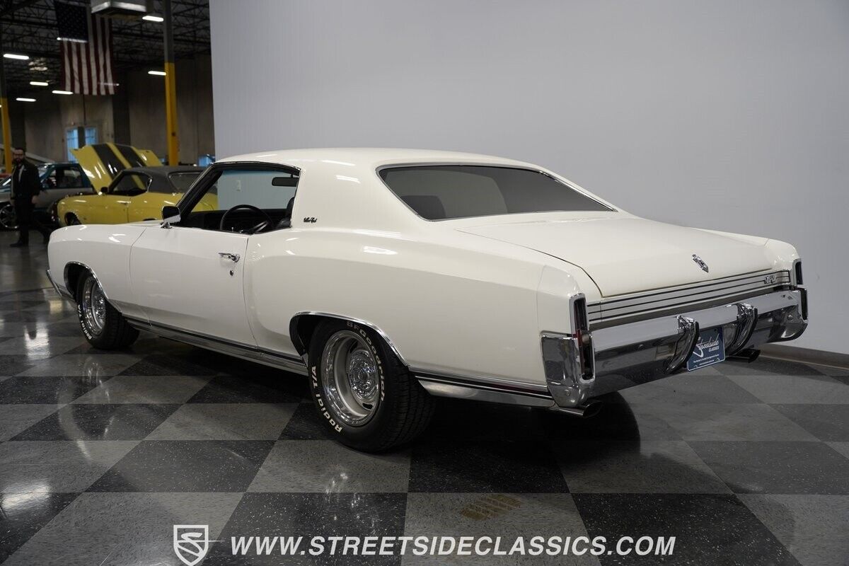 Chevrolet-Monte-Carlo-Coupe-1972-White-Black-87226-7