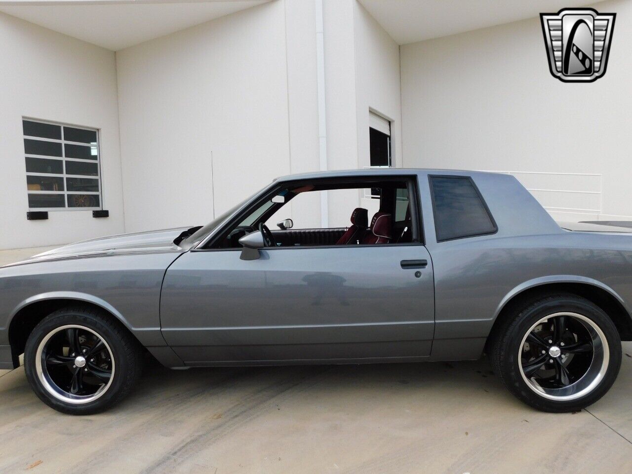 Chevrolet-Monte-Carlo-Coupe-1985-Gray-Red-104852-6