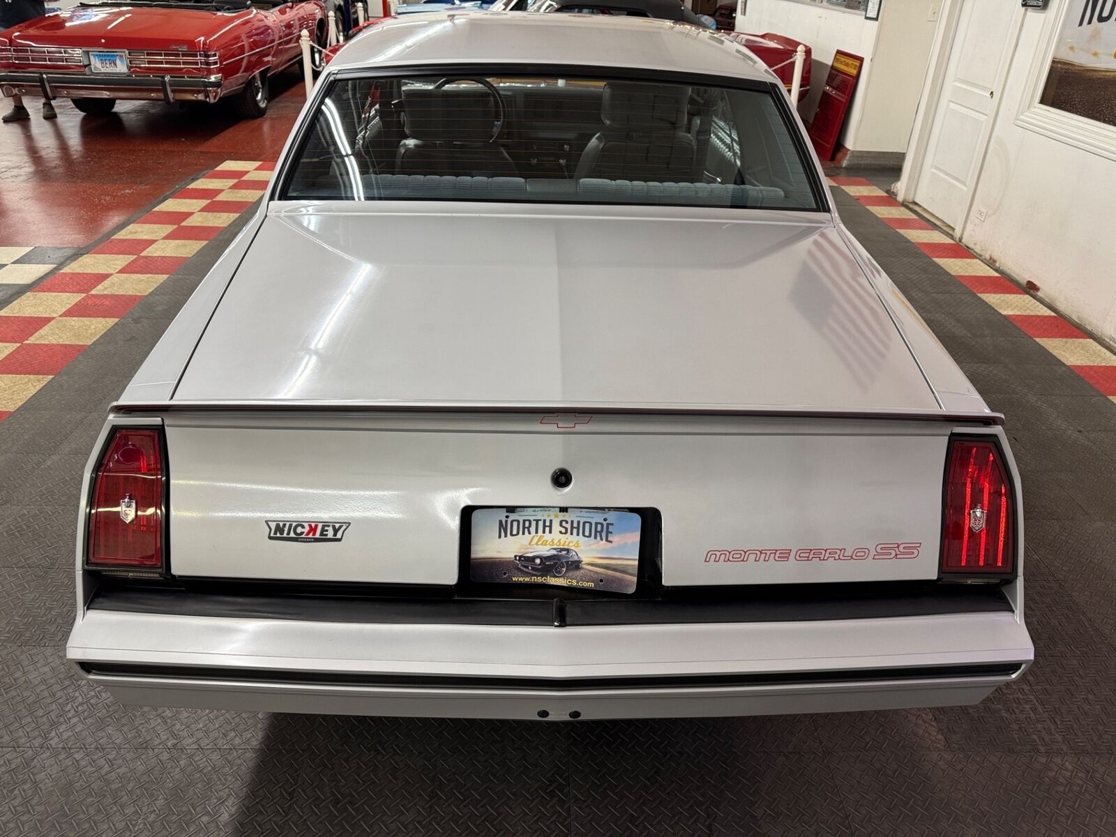 Chevrolet-Monte-Carlo-Coupe-1985-Silver-Gray-104607-11