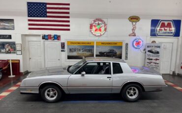 Chevrolet-Monte-Carlo-Coupe-1985-Silver-Gray-104607-28