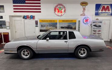 Chevrolet-Monte-Carlo-Coupe-1985-Silver-Gray-104607-3