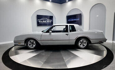 Chevrolet-Monte-Carlo-Coupe-1985-Silver-Gray-15582-1