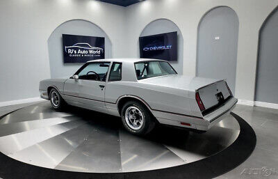 Chevrolet-Monte-Carlo-Coupe-1985-Silver-Gray-15582-3