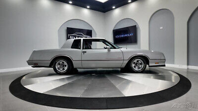 Chevrolet-Monte-Carlo-Coupe-1985-Silver-Gray-15582-4