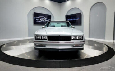 Chevrolet-Monte-Carlo-Coupe-1985-Silver-Gray-15582-7