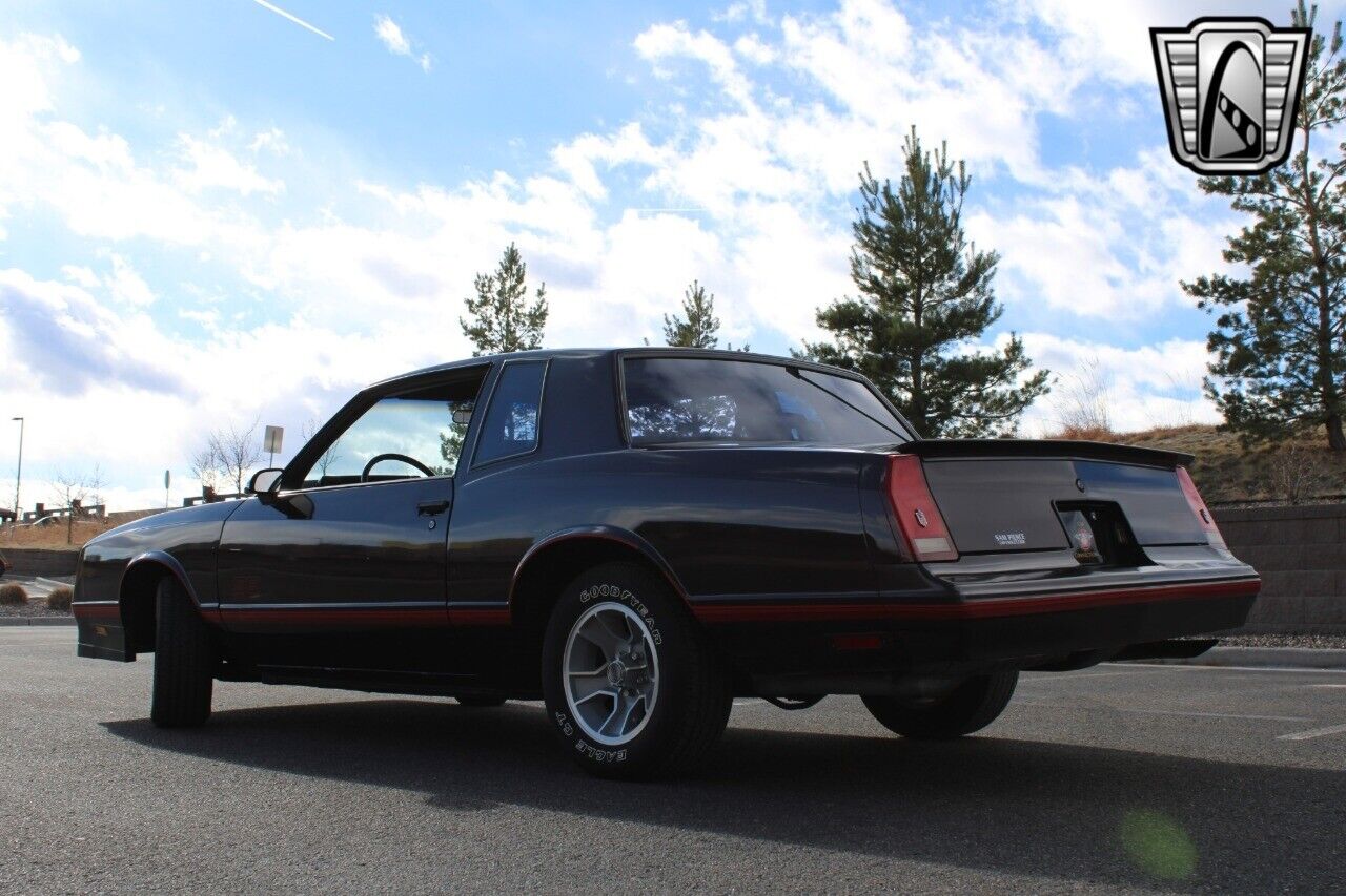 Chevrolet-Monte-Carlo-Coupe-1987-Maroon-Maroon-22199-4