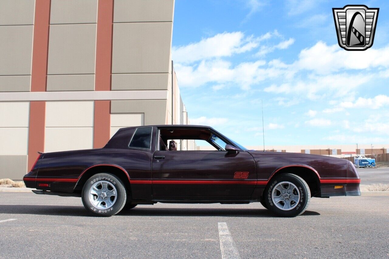 Chevrolet-Monte-Carlo-Coupe-1987-Maroon-Maroon-22199-7