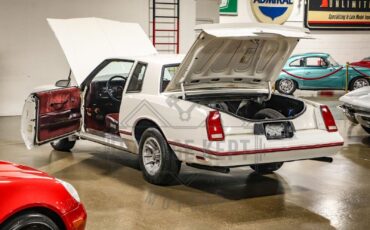 Chevrolet-Monte-Carlo-Coupe-1987-White-Red-177730-2