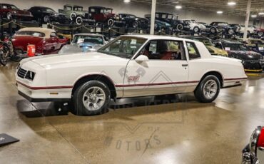 Chevrolet-Monte-Carlo-Coupe-1987-White-Red-177730-8