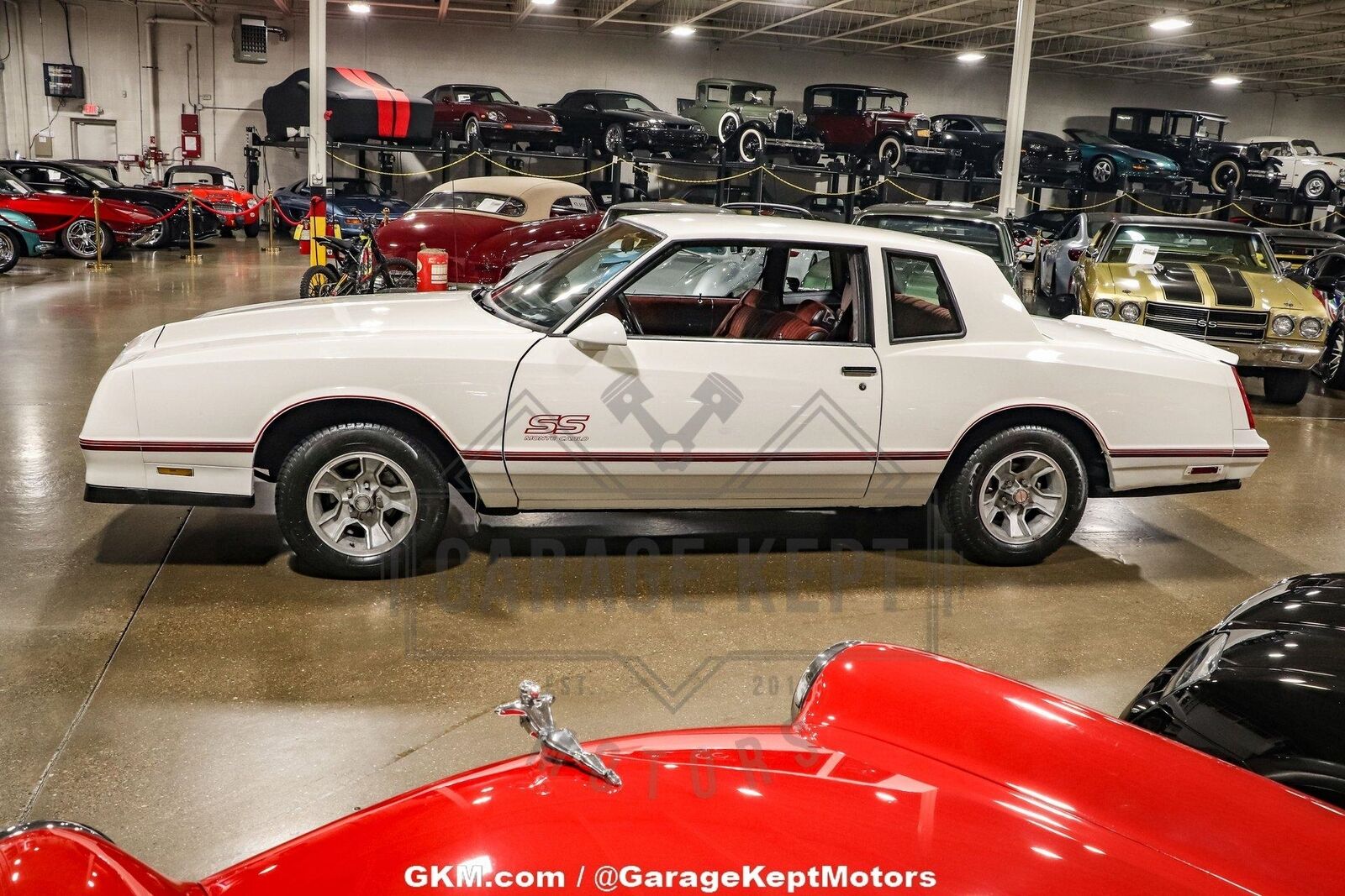 Chevrolet-Monte-Carlo-Coupe-1987-White-Red-177730-9