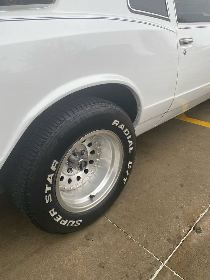 Chevrolet-Monte-carlo-1986-white-1609-1