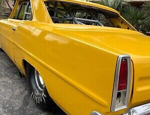 Chevrolet-Nova-1967-Yellow-2414-12